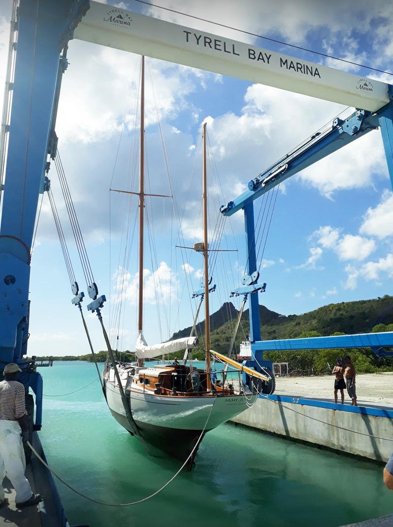 CLASSIC-YACHT-launching-copys